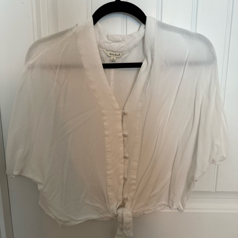 White Cropped Button-Front Tie-Hem Blouse